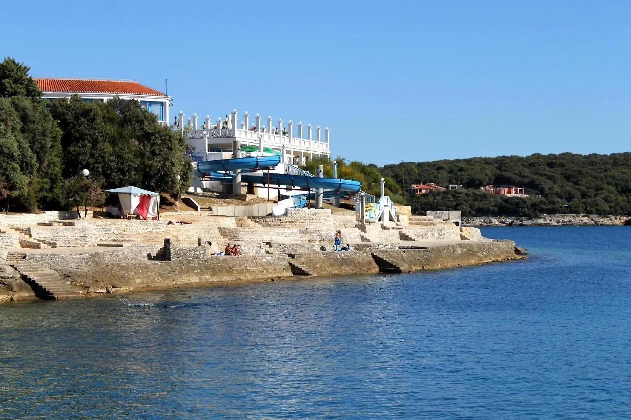 Apartments With A Parking Space Pula - 7420 Croazia