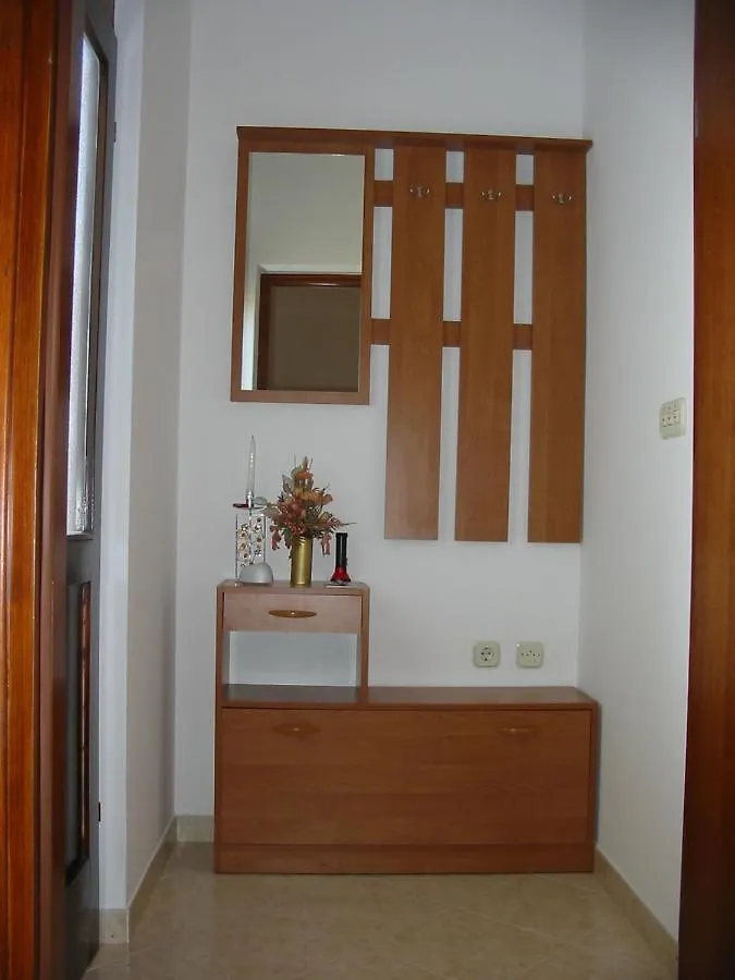 Apartments With A Parking Space Pula - 7420