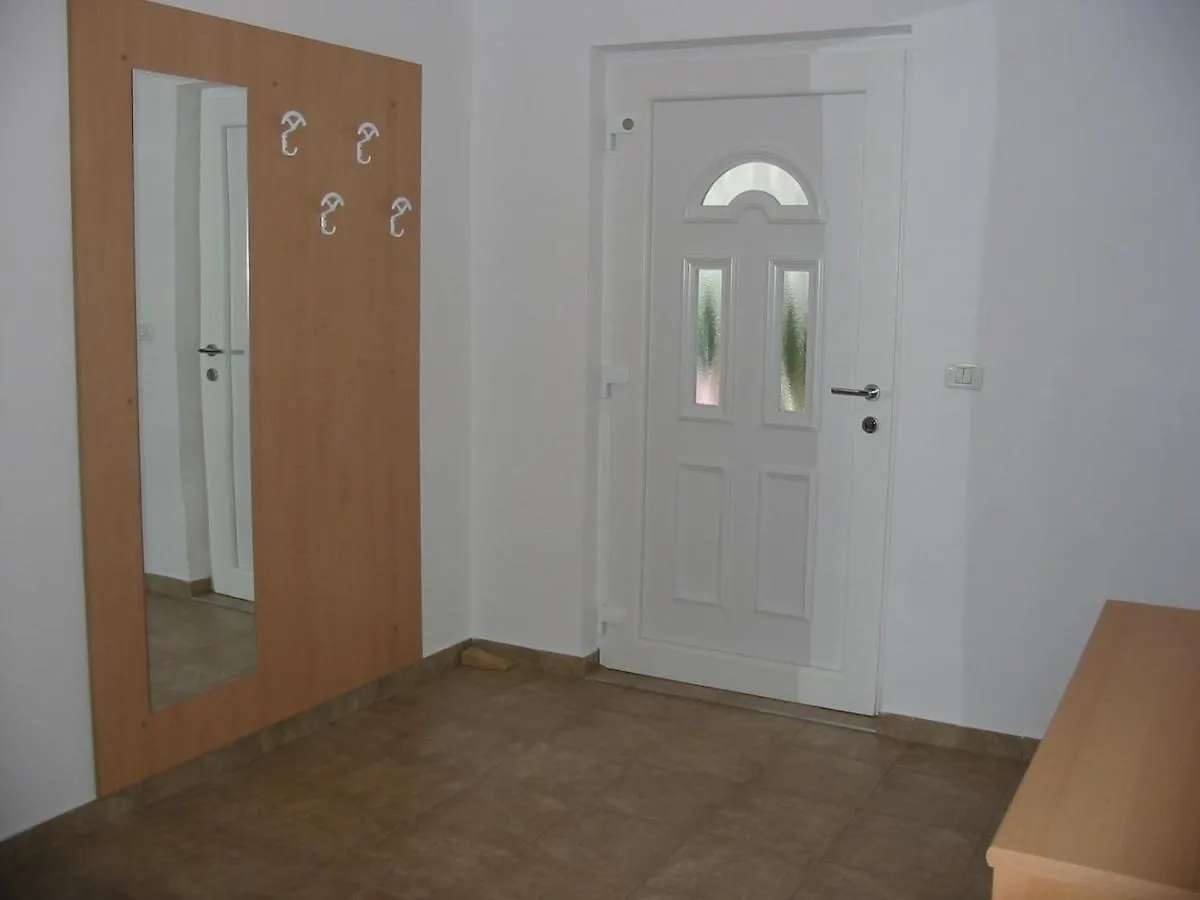 Apartments With A Parking Space Pula - 7420