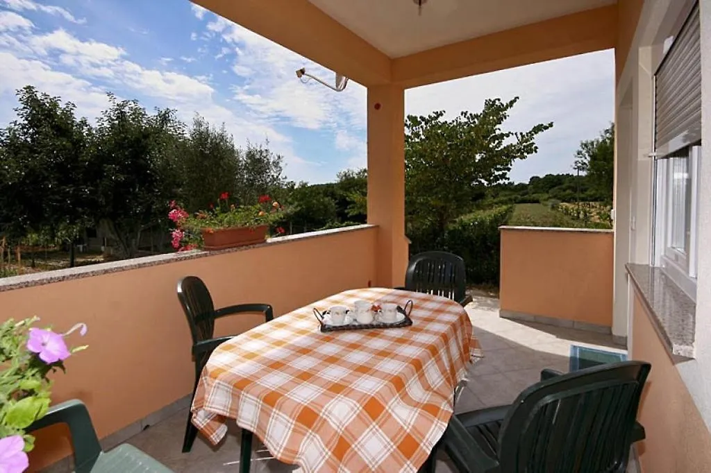Apartments With A Parking Space Pula - 7420