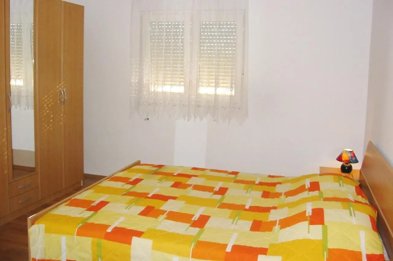 Apartments With A Parking Space Pula - 7420