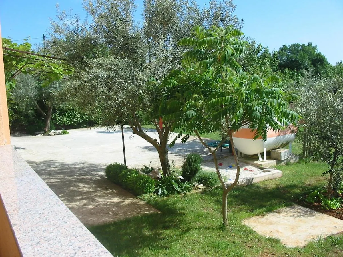 Apartments With A Parking Space Pula - 7420